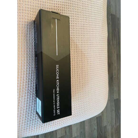 8-Piece Kitchen Set with Natural Acacia Wooden Handles,Food-Grade Silicone - Picture 7 of 16